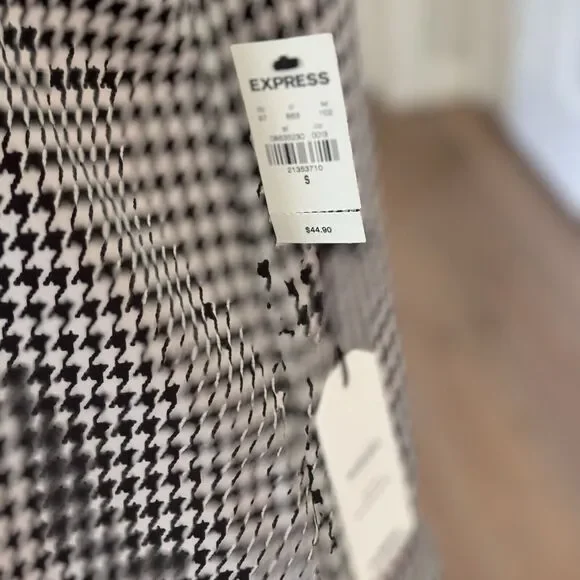 NEW $44 Express S Red Houndstooth Plaid Crepe Reversible Cami Tank Xmas Dressy - Picture 2 of 8